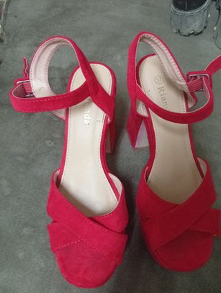 Sandalias Plataforma Rianda Talla 37 Rojas y Amari