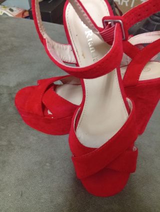 Sandalias Plataforma Rianda Talla 37 Rojas y Amari