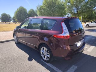 Renault Grand Scenic 2012