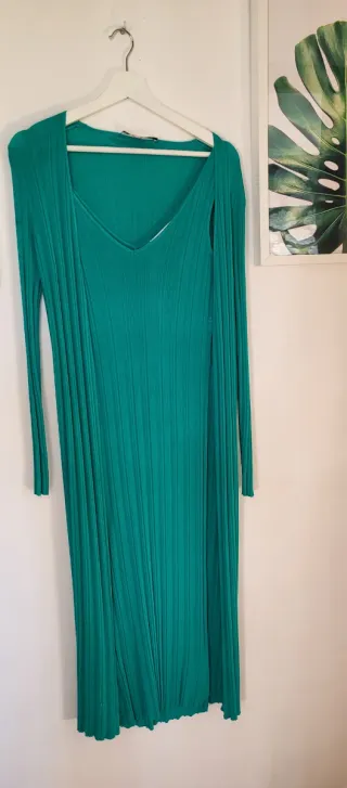 Conjunto Zara Chaqueta y Vestido Verde Midi