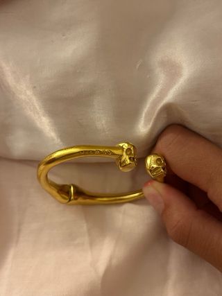 Pulsera Uno de 50 Dorada Calaveras