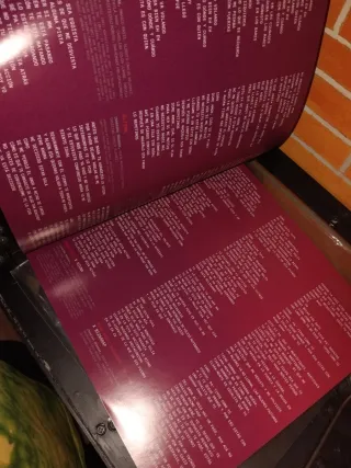 LP Shakira - Las Mujeres ya no Lloran (Leer)