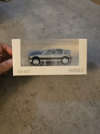 Maqueta Norev 205 GTI