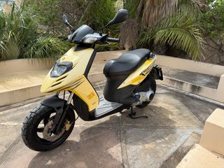 Piaggio Typhoon 125 Amarillo
