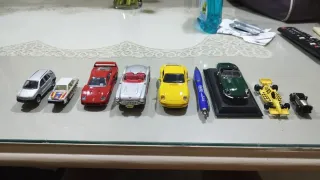 Coches miniatura con expositor