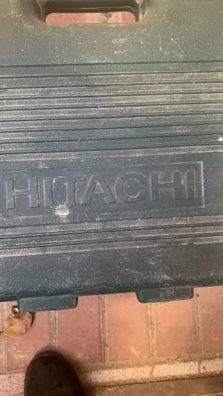 Sierra de calar Hitachi CJ 110MV con maletín