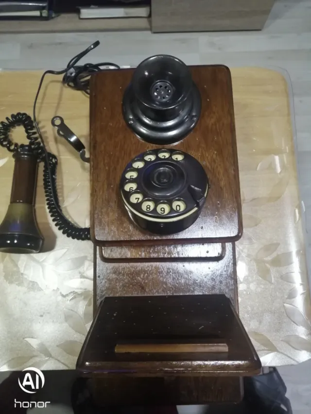 Telefoni antichi vari modelli IN OFFERTA