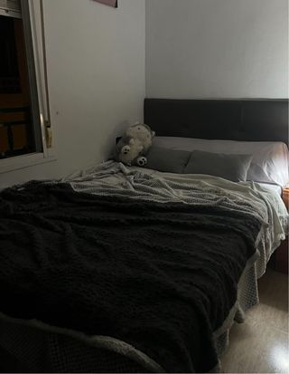 Cama canapé doble con cabecero gris 
