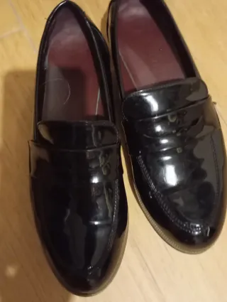 Zapatos charol negros 