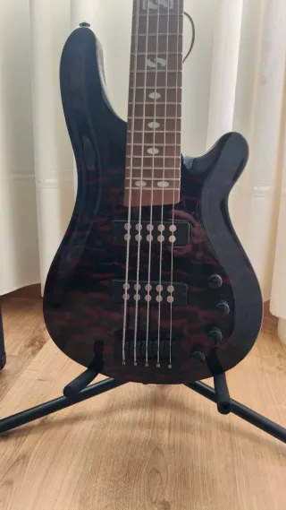 Bajo Harley Benton 5 cuerdas