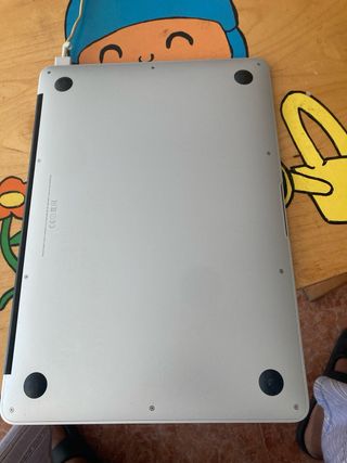MacBook Air i5 2018 Plata.
Pantalla 13 pulgadas