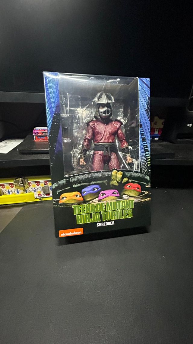 NECA Shredder Tortugas Ninja Figura