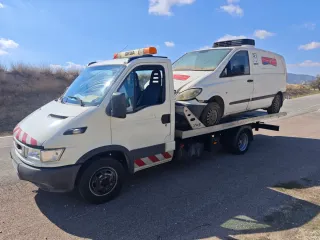 Grúa portavehiculos al mejor precio 
