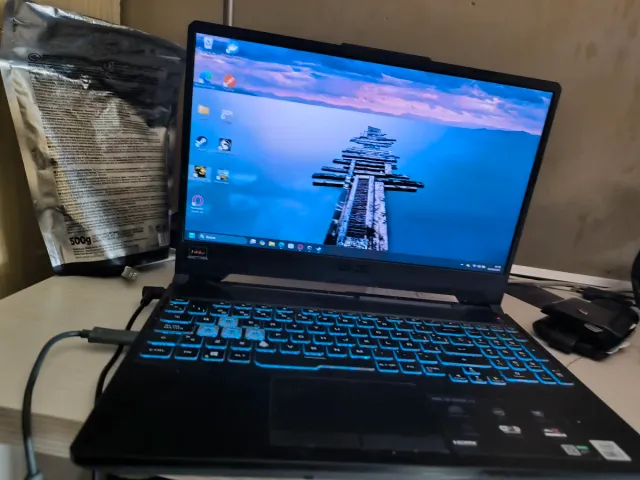 Portátil Asus Negro/Gris
Intel core i7
