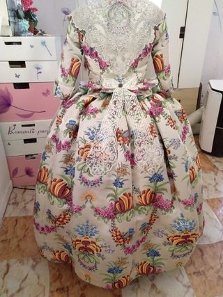 Traje de Fallera y Aderezo a estrenar 