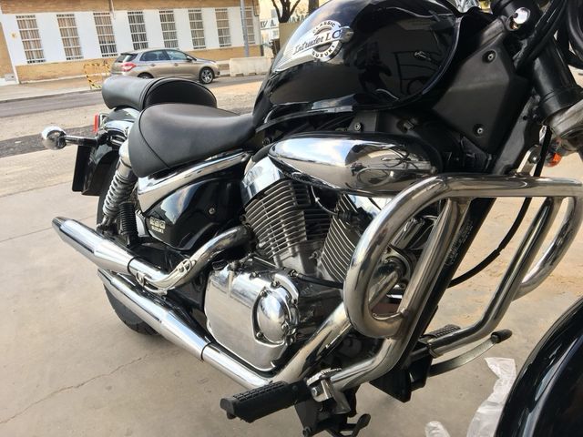 Suzuki Intruder 250cc se engrasan las bujías 