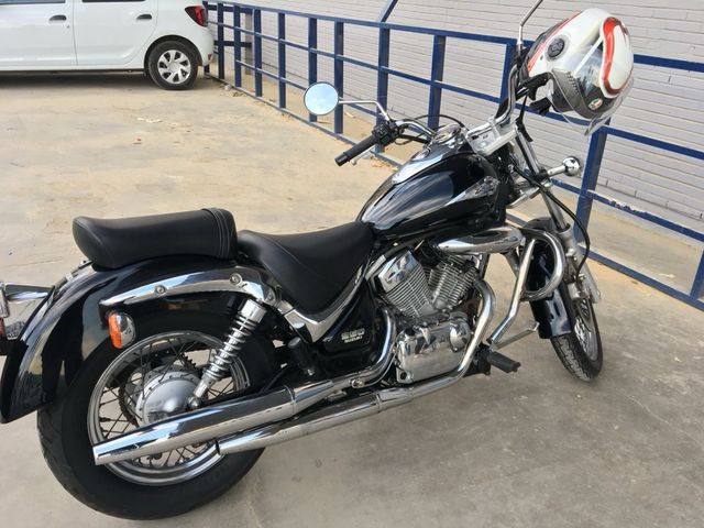 Suzuki Intruder 250cc se engrasan las bujías 