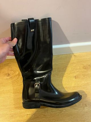 Botas de agua negras con hebilla. Talla 37/38