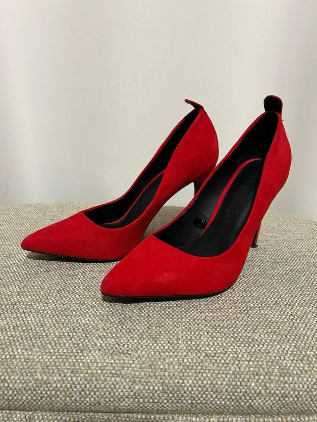 Zapatos de tacón rojos en buen estado talla 38