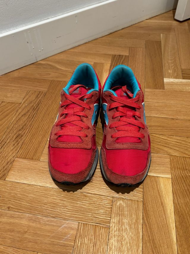 Zapatillas Saucony Rojas y Turquesa T38