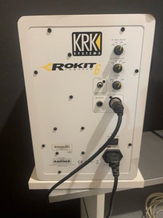 Monitores KRK Rokit 6 Blancos y Amarillos