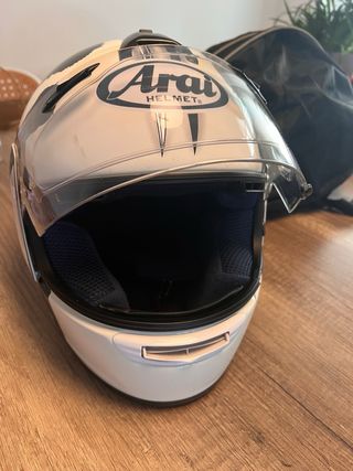 Casco de Moto Arai.
