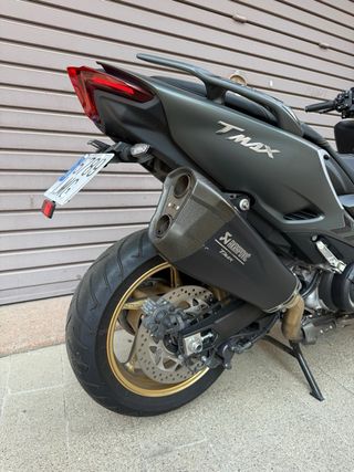 Yamaha TMAX 560 Akrapovic 2021
