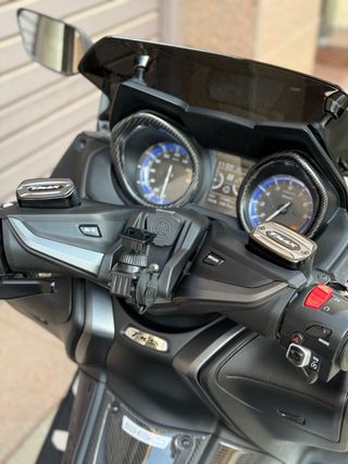 Yamaha TMAX 560 Akrapovic 2021