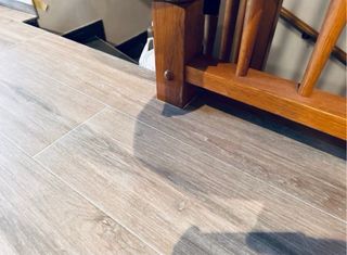 Suelo vinílico clic – cambia tu casa en un día