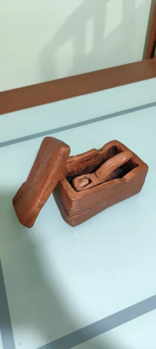 pipa en cenicero de terracota artesanal decorativa