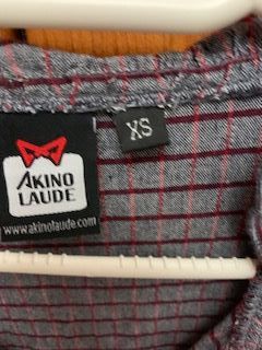 Camisa akino laude . 