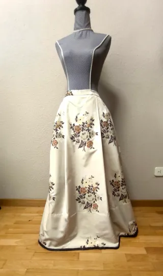 Falda Baturra Elegante Beige y Marrón