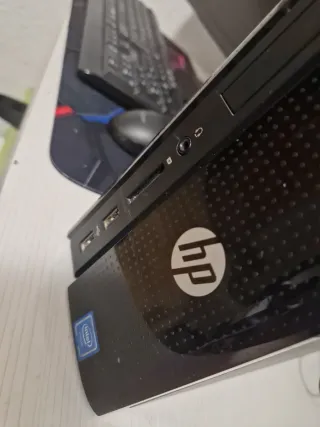 Ordenador de sobremesa HP Negro