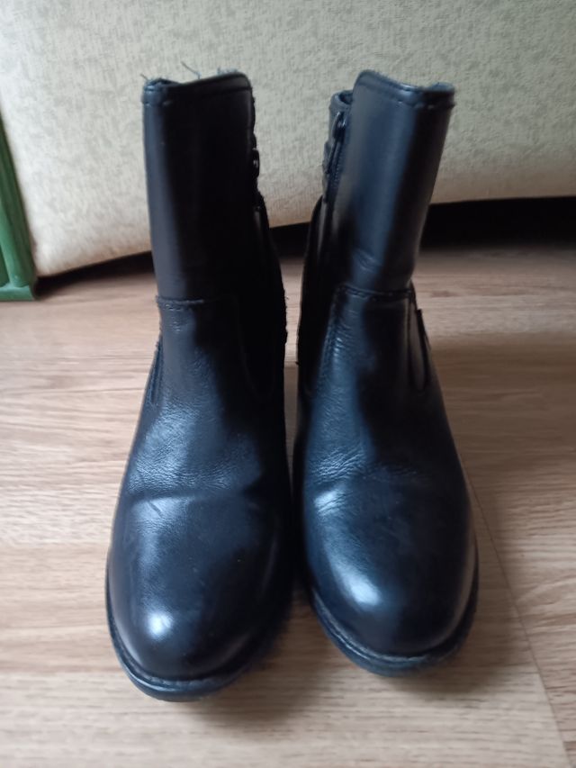 Botas de piel negras con hebilla