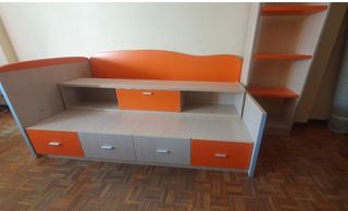 Cama nido con estanterias,cajones y escritorio