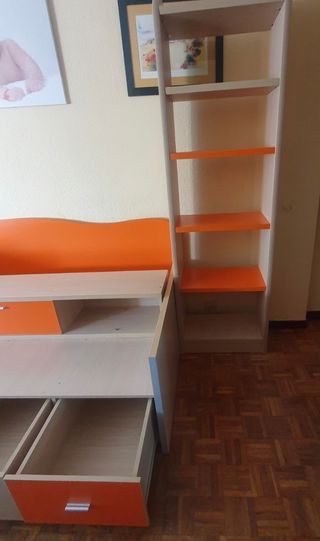 Cama nido con estanterias,cajones y escritorio
