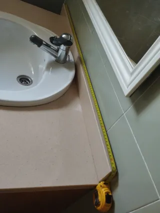 Mueble de baño madera y mármol