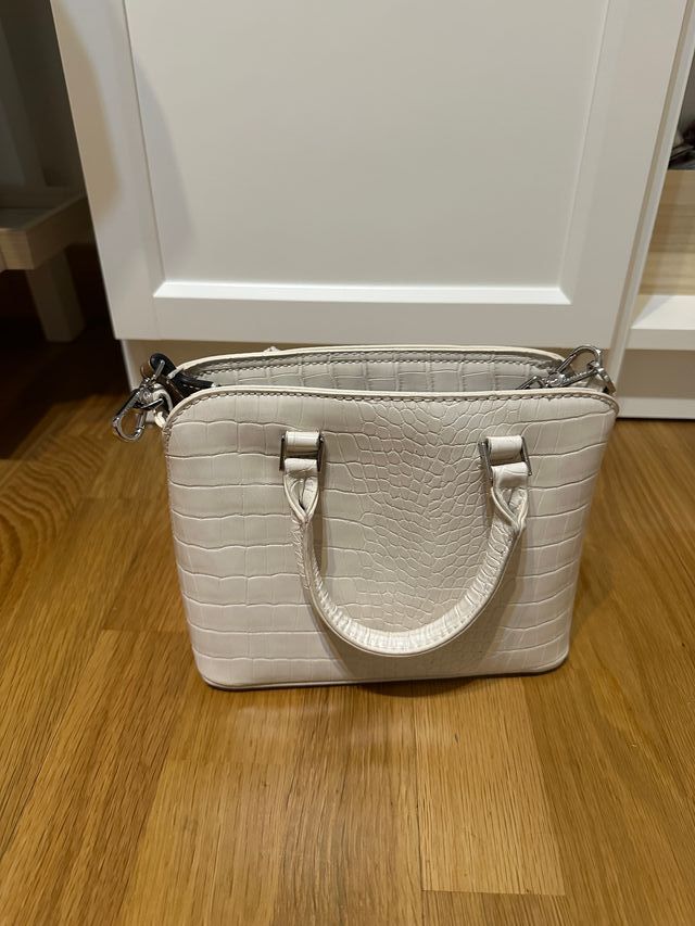 Bolso Parfois blanco efecto piel cocodrilo