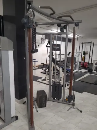 Cruce de poleas para gimnasio