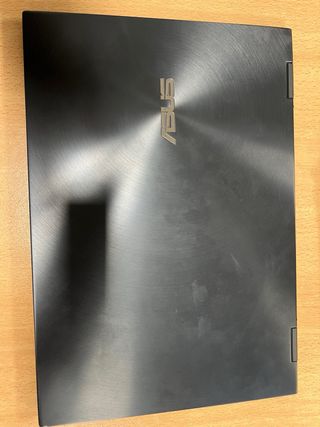 Asus Zenbook Flip 13 2 en 1, i7 · 16gbRAM. SSD 1TB