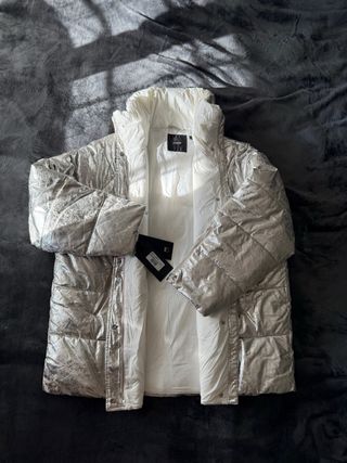 Chaqueta de invierno Pinko plateada y blanca S M L