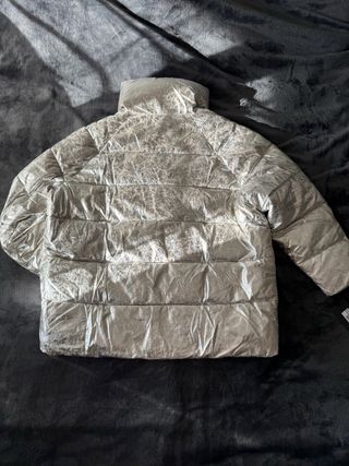 Chaqueta de invierno Pinko plateada y blanca S M L
