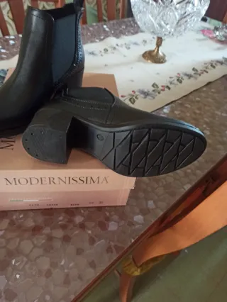 Stivaletti neri donna