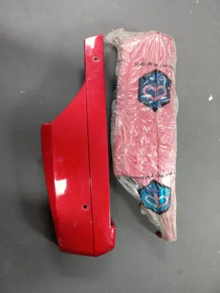Tapa motor Vespino roja