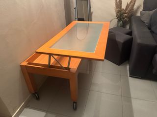 Mesa de centro madera y cristal con ruedas