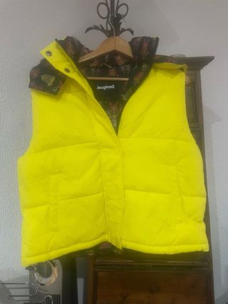 Chaleco acolchado Desigual amarillo