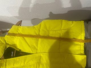 Chaleco acolchado Desigual amarillo