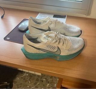 Nike Vaporfly 3 Talla 43