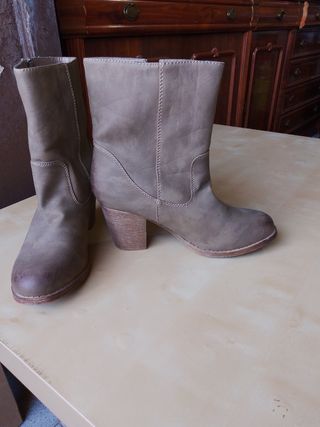Botines Tino Gonzales Talla 39 Beige