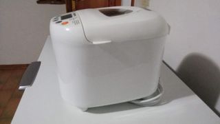 Macchina per il pane bianca